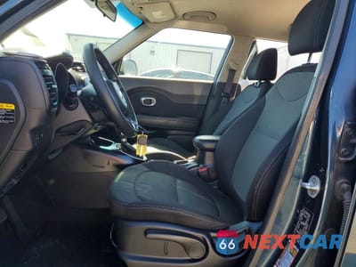 Zdjęcie 7 z 12 samochodu: 2018 KIA SOUL + VIN:KNDJP3A50J7528321 - miniatura