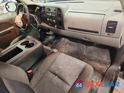 Zdjęcie 8 z 11 samochodu: 2011 CHEVROLET SILVERADO K1500 VIN:1GCNKPE06BZ205631 - miniatura