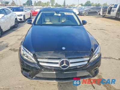 Piąte zdjęcie samochodu w środku: 2019 MERCEDES-BENZ C 300 4MATIC VIN:55SWF8EB0KU316423 - miniatura