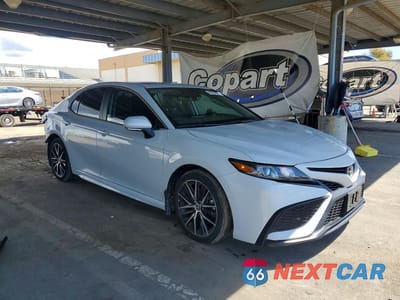 Czwarte zdjęcie samochodu z boku: 2023 TOYOTA CAMRY SE VIN:4T1S11AK6PU154366 - miniatura