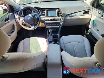 Zdjęcie 8 z 12 samochodu: 2018 HYUNDAI SONATA SE VIN:5NPE24AF4JH694030 - miniatura