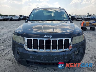 Piąte zdjęcie samochodu w środku: 2011 JEEP GRAND CHEROKEE LAREDO VIN:1J4RS4GG2BC531952 - miniatura