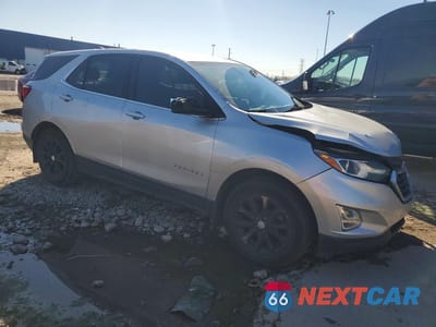 Czwarte zdjęcie samochodu z boku: 2019 CHEVROLET EQUINOX LT VIN:3GNAXUEV3KS661469 - miniatura