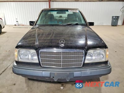 Piąte zdjęcie samochodu w środku: 1994 MERCEDES-BENZ E 320 VIN:WDBEA32E9RC065145 - miniatura