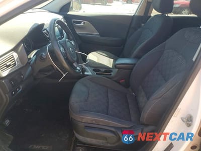 Zdjęcie 7 z 12 samochodu: 2017 KIA NIRO LX VIN:KNDCB3LC6H5043237 - miniatura