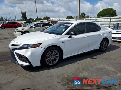 2023 TOYOTA CAMRY SE 4T1G11AK6PU838744 - główne zdjęcie licytacji z USA - miniatura