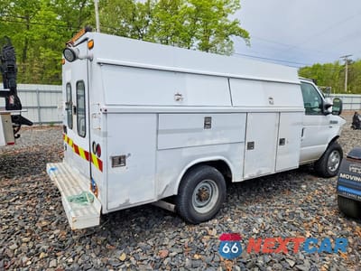 Trzecie zdjęcie samochodu z tyłu: 2014 FORD ECONOLINE E350 SUPER DUTY CUTAWAY VAN VIN:1FDWE3FL8EDA67424 - miniatura