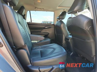 Zdjęcie 11 z 14 samochodu: 2020 TOYOTA HIGHLANDER XLE VIN:5TDGZRAH2LS005764 - miniatura