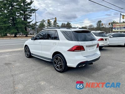 Trzecie zdjęcie samochodu z tyłu: 2018 MERCEDES-BENZ GLE 350 4MATIC VIN:4JGDA5HB1JB021717 - miniatura