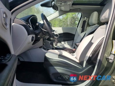 Zdjęcie 7 z 13 samochodu: 2019 JEEP COMPASS LATITUDE VIN:3C4NJDBB0KT741540 - miniatura