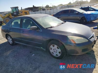 Czwarte zdjęcie samochodu z boku: 2006 HONDA ACCORD LX VIN:1HGCM56446A055001 - miniatura