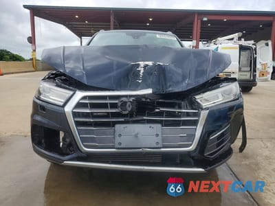 Piąte zdjęcie samochodu w środku: 2018 AUDI Q5 PREMIUM VIN:WA1ANAFY6J2051656 - miniatura