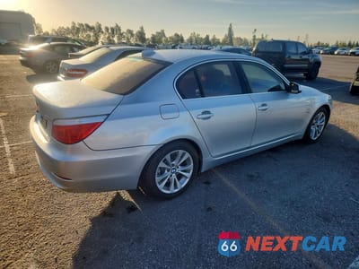 Trzecie zdjęcie samochodu z tyłu: 2010 BMW 535 XI VIN:WBANV9C59AC391200 - miniatura