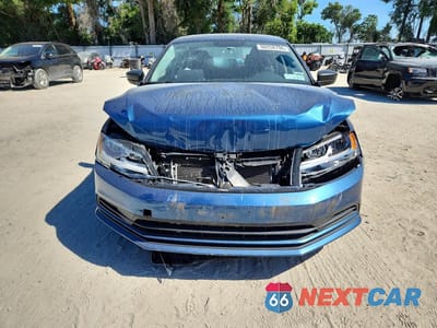 Piąte zdjęcie samochodu w środku: 2016 VOLKSWAGEN JETTA SE VIN:3VWD67AJ0GM377481 - miniatura