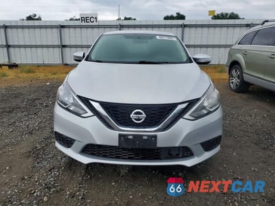 Piąte zdjęcie samochodu w środku: 2019 NISSAN SENTRA SV VIN:3N1AB7AP5KY314693 - miniatura