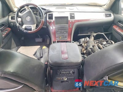 Zdjęcie 8 z 13 samochodu: 2011 CADILLAC ESCALADE ESV PREMIUM VIN:1GYS4JEF6BR144810 - miniatura