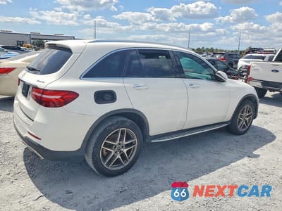 Trzecie zdjęcie samochodu z tyłu: 2019 MERCEDES-BENZ GLC 300 4MATIC VIN:WDC0G4KB8KV185075 - miniatura