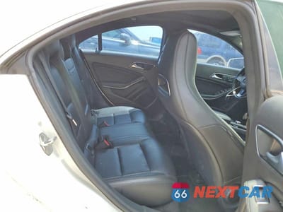 Zdjęcie 10 z 12 samochodu: 2015 MERCEDES-BENZ CLA 250 4MATIC VIN:WDDSJ4GB5FN274171 - miniatura