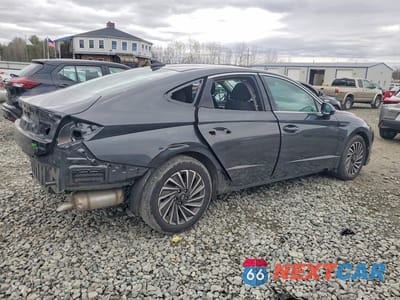 Trzecie zdjęcie samochodu z tyłu: 2025 HYUNDAI SONATA HYBRID SEL VIN:KMHL34JJ2SA108213 - miniatura