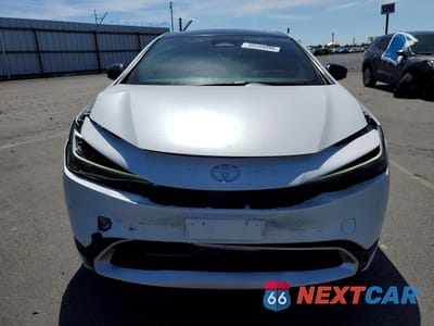 Piąte zdjęcie samochodu w środku: 2024 TOYOTA PRIUS PRIME XSE VIN:JTDACACU6R3035296 - miniatura