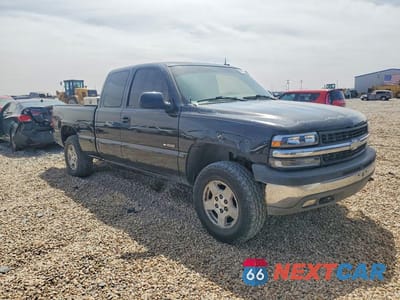 Czwarte zdjęcie samochodu z boku: 2002 CHEVROLET SILVERADO K1500 VIN:2GCEK19T821383759 - miniatura