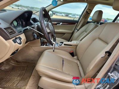 Zdjęcie 7 z 12 samochodu: 2009 MERCEDES-BENZ C 300 4MATIC VIN:WDDGF81X29F232512 - miniatura
