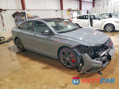 Czwarte zdjęcie samochodu z boku: 2019 VOLKSWAGEN JETTA GLI VIN:3VW6T7BU9KM149272 - miniatura