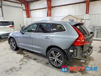 Drugie zdjęcie samochodu z przodu: 2018 VOLVO XC60 T5 VIN:LYV102RK8JB122453 - miniatura