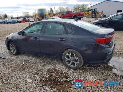Drugie zdjęcie samochodu z przodu: 2019 KIA FORTE LXS VIN:3KPF24AD5KE061514 - miniatura
