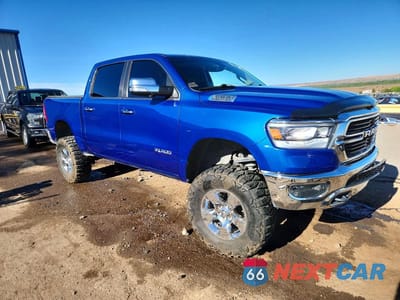 Czwarte zdjęcie samochodu z boku: 2019 RAM 1500 BIG HORN VIN:1C6SRFFT0KN777195 - miniatura