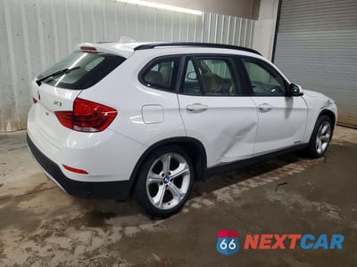 Trzecie zdjęcie samochodu z tyłu: 2013 BMW X1 XDRIVE35I VIN:WBAVM5C50DVV90477 - miniatura