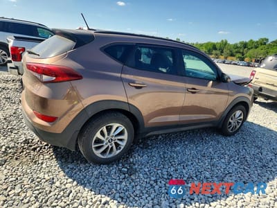 Trzecie zdjęcie samochodu z tyłu: 2016 HYUNDAI TUCSON SE VIN:KM8J33A42GU109590 - miniatura