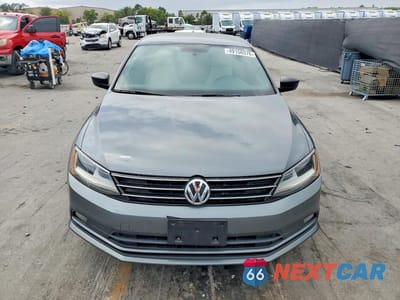 Piąte zdjęcie samochodu w środku: 2017 VOLKSWAGEN JETTA SPORT VIN:3VWD17AJ7HM301773 - miniatura