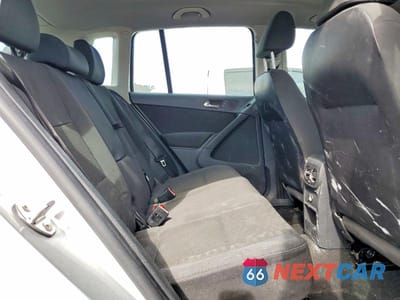 Zdjęcie 10 z 11 samochodu: 2012 VOLKSWAGEN TIGUAN S VIN:WVGAV7AX6CW525541 - miniatura