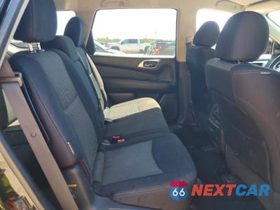 Zdjęcie 10 z 11 samochodu: 2019 NISSAN PATHFINDER SV VIN:5N1DR2MM4KC587395 - miniatura