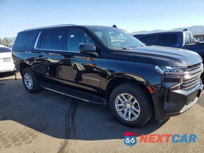 Czwarte zdjęcie samochodu z boku: 2023 CHEVROLET SUBURBAN C1500 LT VIN:1GNSCCKD1PR165098 - miniatura