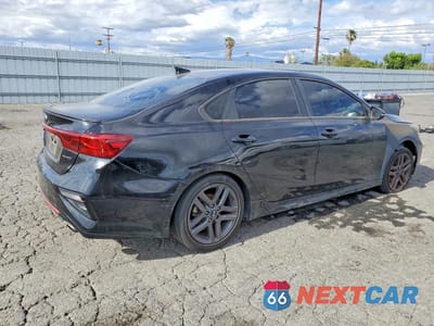 Trzecie zdjęcie samochodu z tyłu: 2020 KIA FORTE GT LINE VIN:3KPF34AD2LE255934 - miniatura