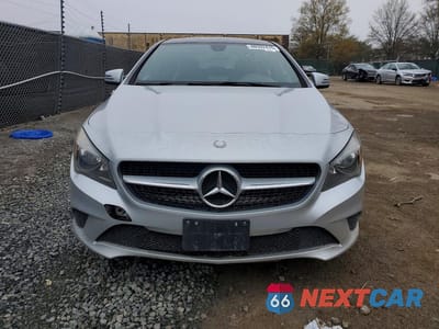Piąte zdjęcie samochodu w środku: 2014 MERCEDES-BENZ CLA 250 VIN:WDDSJ4EB8EN049261 - miniatura