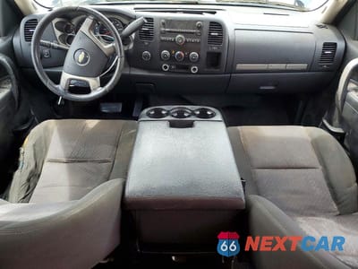 Zdjęcie 8 z 12 samochodu: 2010 CHEVROLET SILVERADO K1500 LT VIN:1GCSKSEA8AZ214831 - miniatura