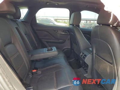 Zdjęcie 11 z 13 samochodu: 2019 JAGUAR F-PACE PRESTIGE VIN:SADCK2FX7KA608073 - miniatura