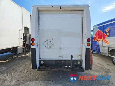 Zdjęcie 6 z 13 samochodu: 2013 ISUZU NPR VIN:JALB4T176D7W00916 - miniatura