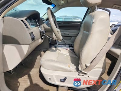 Zdjęcie 7 z 12 samochodu: 2009 CHRYSLER 300 TOURING VIN:2C3LK53VX9H555448 - miniatura