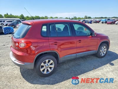 Trzecie zdjęcie samochodu z tyłu: 2010 VOLKSWAGEN TIGUAN S VIN:WVGAV7AX4AW000474 - miniatura