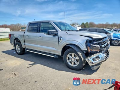 Czwarte zdjęcie samochodu z boku: 2025 FORD F150 XLT VIN:1FTFW3L88SKE55729 - miniatura