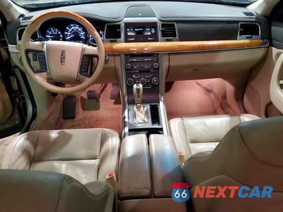 Zdjęcie 8 z 12 samochodu: 2011 LINCOLN MKS VIN:1LNHL9DR9BG615305 - miniatura