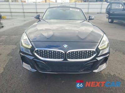 Piąte zdjęcie samochodu w środku: 2022 BMW Z4 SDRIVE30I VIN:WBAHF3C01NWX43475 - miniatura