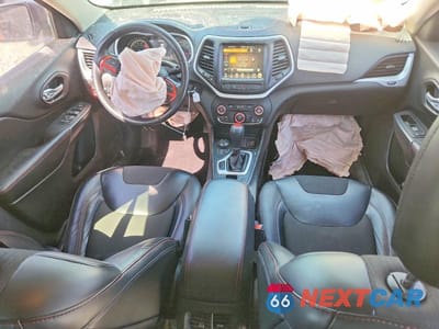 Zdjęcie 8 z 13 samochodu: 2017 JEEP CHEROKEE TRAILHAWK VIN:1C4PJMBS6HW546327 - miniatura