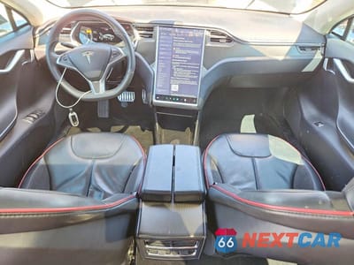 Zdjęcie 8 z 12 samochodu: 2013 TESLA MODEL S VIN:5YJSA1DP9DFP06569 - miniatura