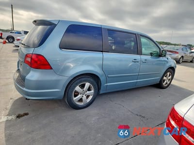 Trzecie zdjęcie samochodu z tyłu: 2010 VOLKSWAGEN ROUTAN SE VIN:2V4RW3D15AR262913 - miniatura