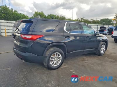 Trzecie zdjęcie samochodu z tyłu: 2019 CHEVROLET TRAVERSE LS VIN:1GNERFKW6KJ111558 - miniatura